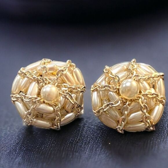 Vintage West  Germany Faux Pearl And Chains Gold Tone 1.5 Inch Clip On Earrings - Picture 1 of 7